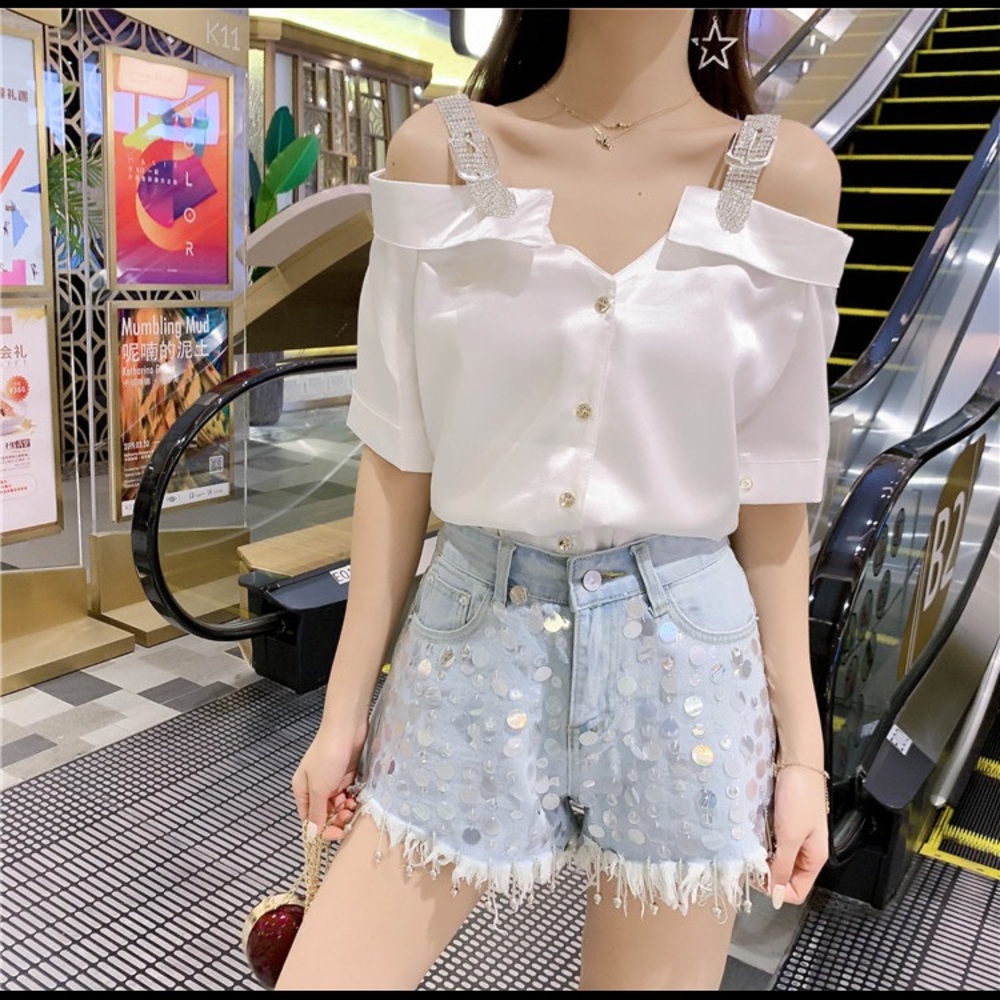 ✨Off-shoulder top with sparkling strap✨
